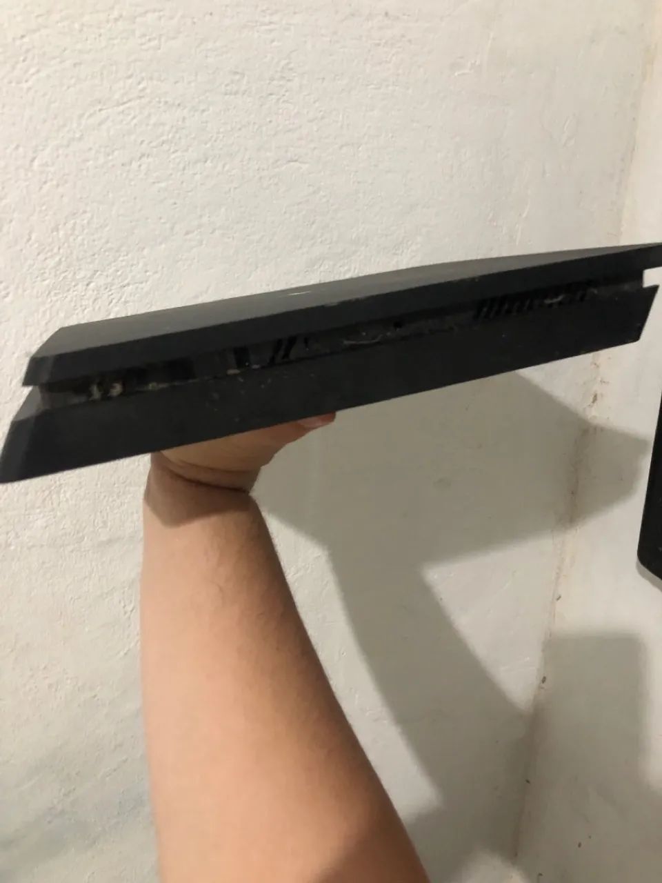 (LEIA A DESCRIÇÃO)Playstation 4 SLIM 500 gb com 2 jogos+Suporte de parede - Foto 5