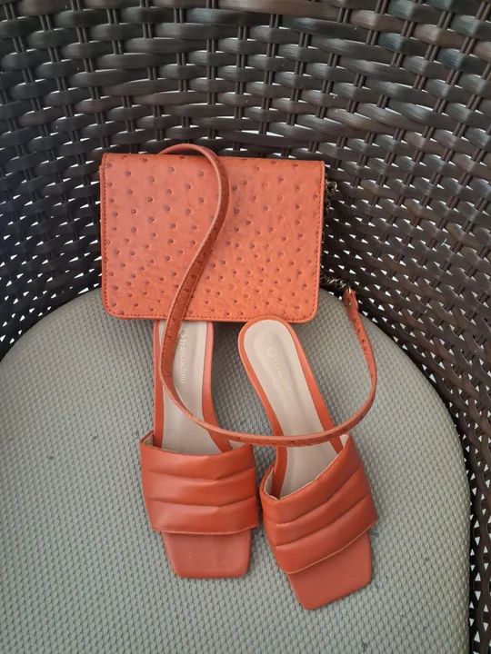  Conjunto de Bolsa de ombro e tamanco  - Foto 5