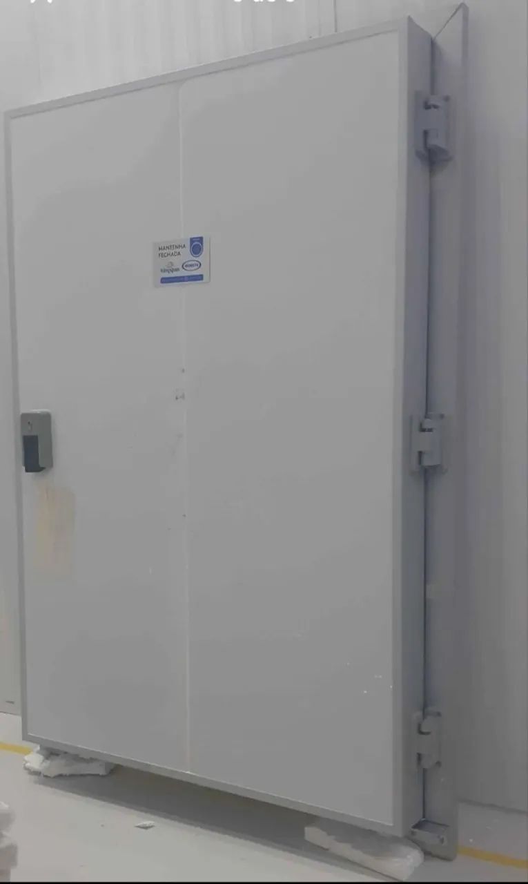 Porta Giratória Câmara Fria Congelados 2,20x1,40m PIR 150mm