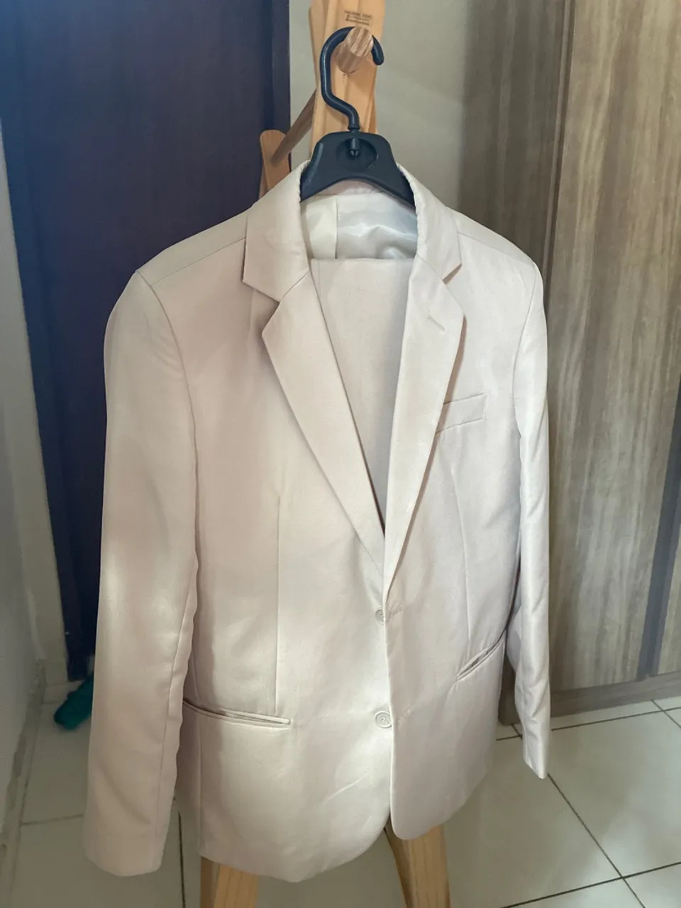 Terno Bege Clássico - Elegância Garantida