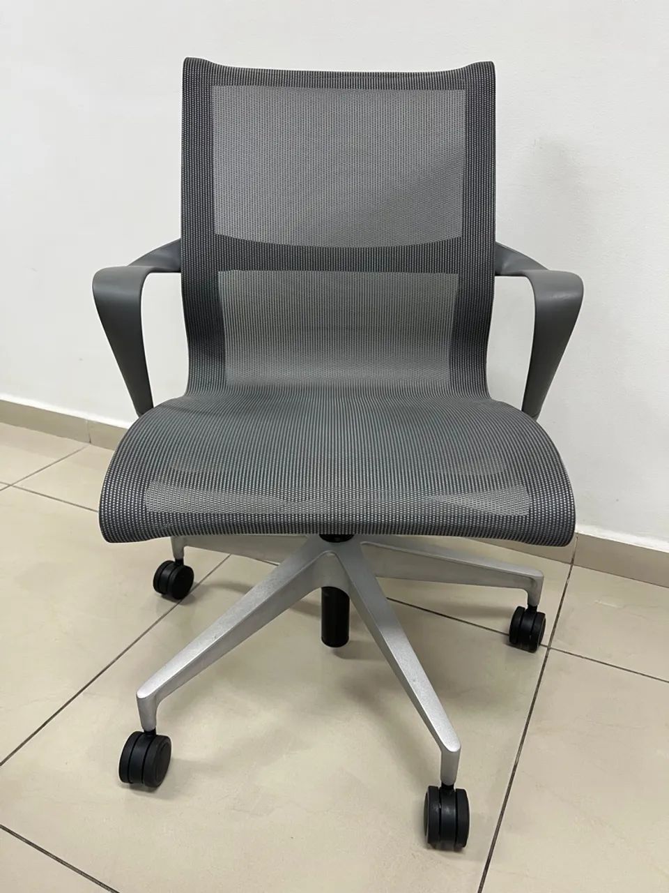 Cadeira Herman Miller Setu Grafite (Várias unidades) - Foto 2
