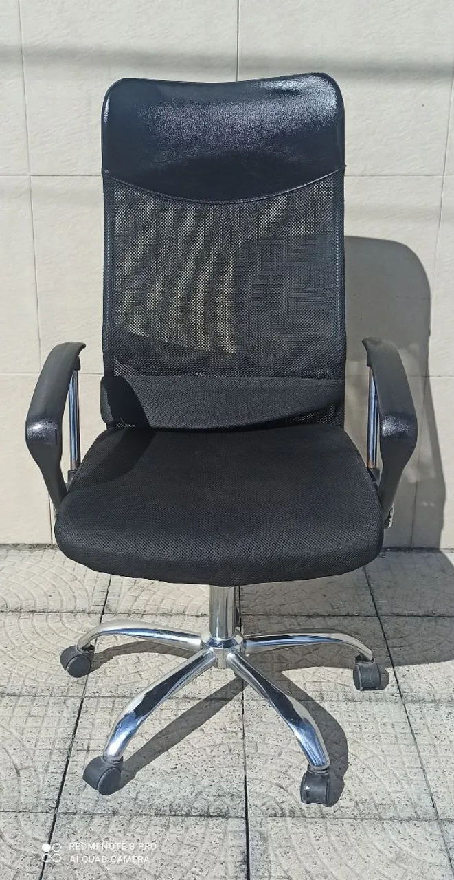 Cadeira de Escritório Ergonômica Preta