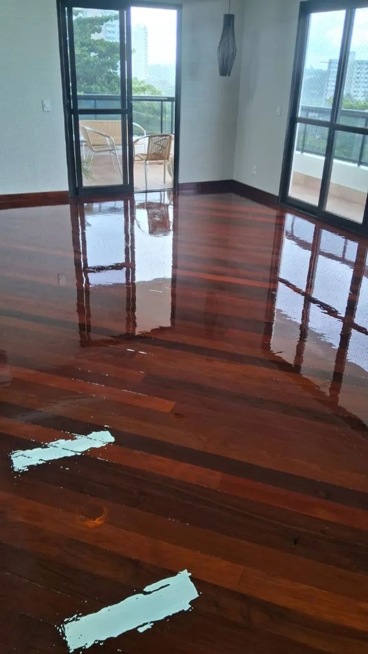 Piso de Madeira Maciça - Elegância e Durabilidade - Foto 2