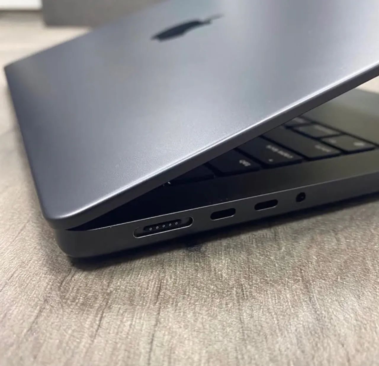 MacBook Pro M4 Pro 16.2 - Foto 3