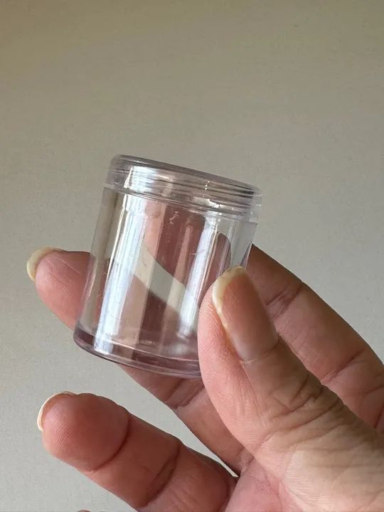 MEGA PROMOÇÃO !!! KIT 100 POTES DE ACRÍLICO 10 GRAMAS COM PENEIRA - Foto 2