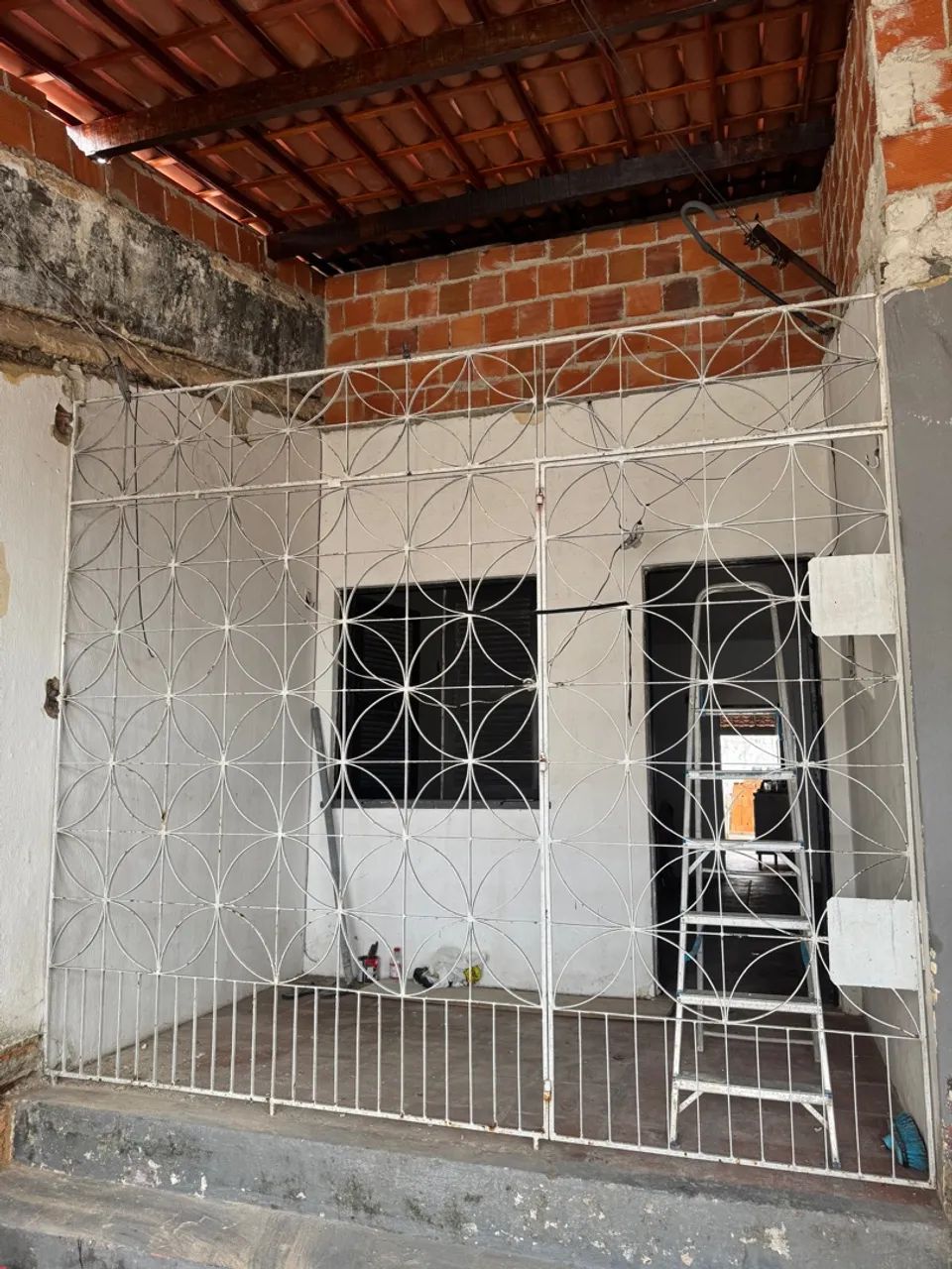 Vendo grades, portas e janelas.