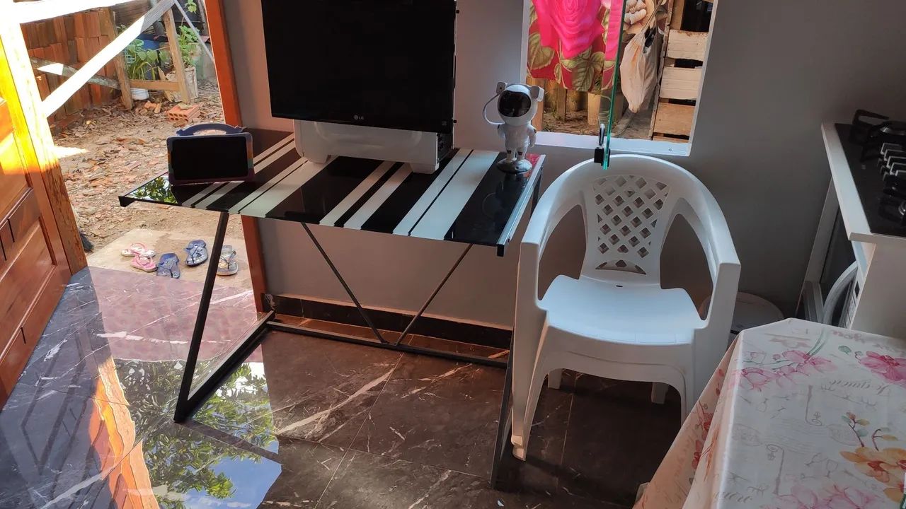 Mesa de vidro para escritório ou Computador. - Foto 2