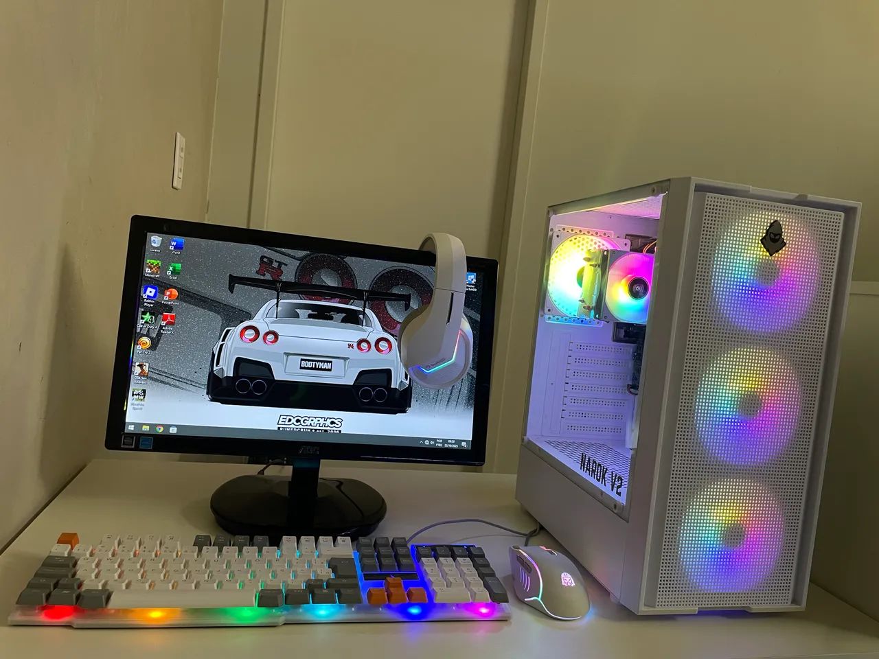 Beautiful Complete Computer with Games64168571051138121