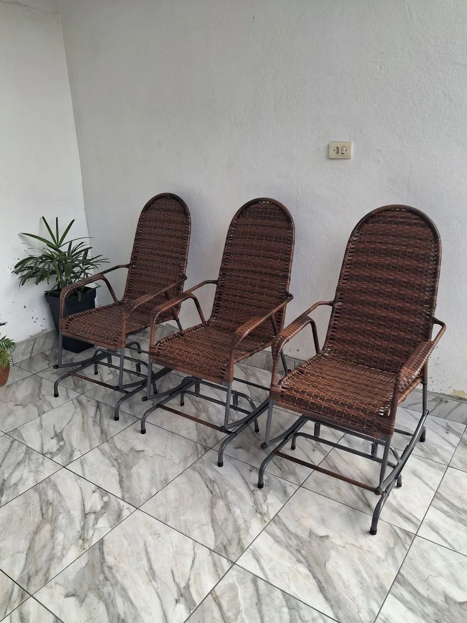 Cadeiras de balanço em vime para área externa - Foto 3