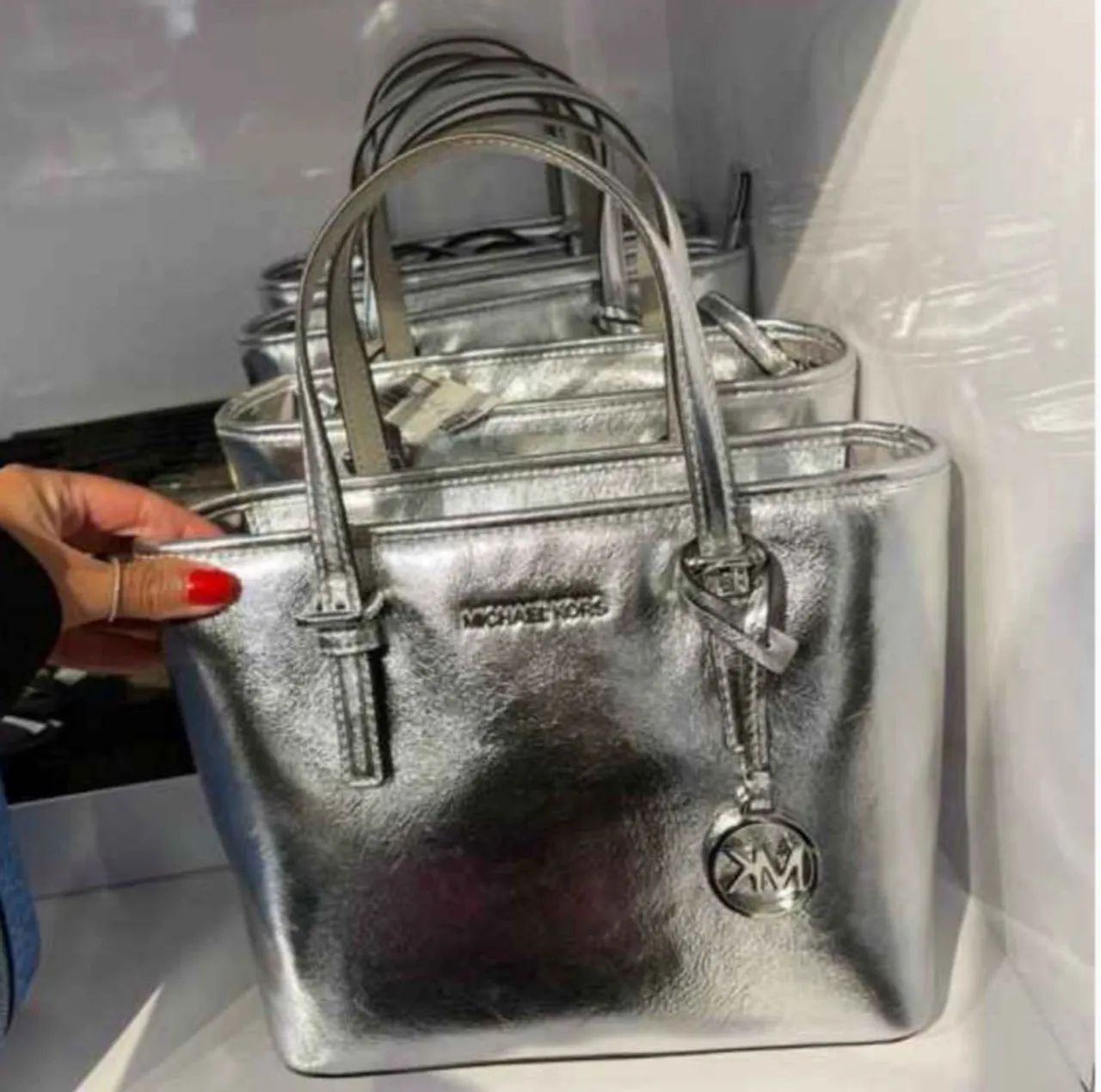 (NOVA!) BOLSA MICHAEL KORS CROSSBODY PRATA METALIZADA - Foto 6