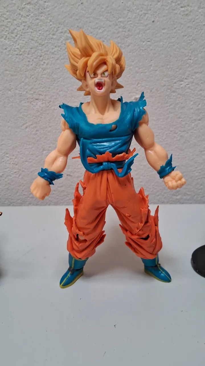3 bonecos de resina , charada DC , Goku e Majin boo - Foto 4