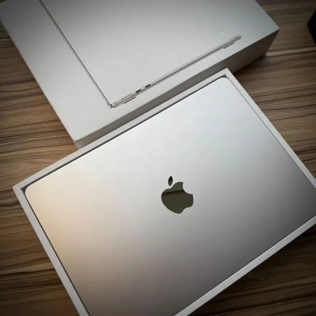 MacBook Air M3 13.6 16GB/256GB - Novo/Lacrado