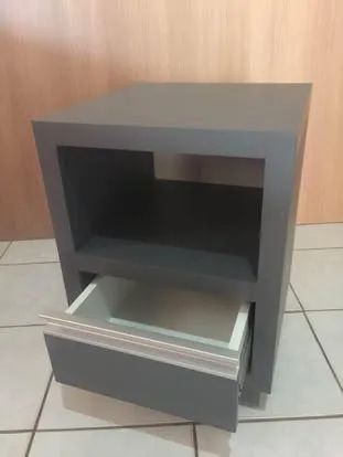 1 Criado mudo de mdf cinza 