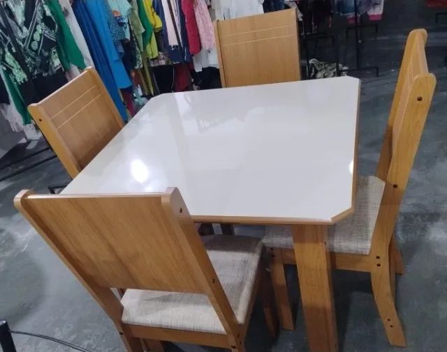 mesa de jantar c/ 4 cadeiras - Foto 2