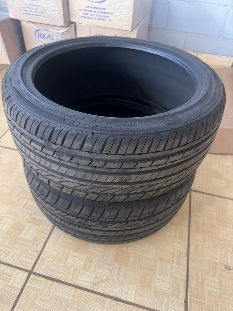 Pneus 225/40 R18 novos
