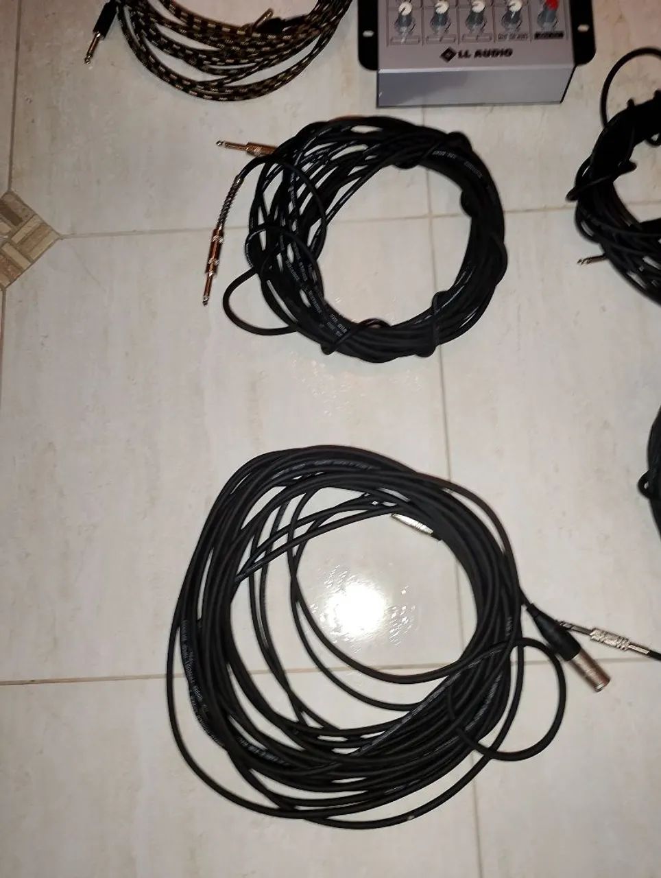 Sound Mixer and Cables Table64617797176067123