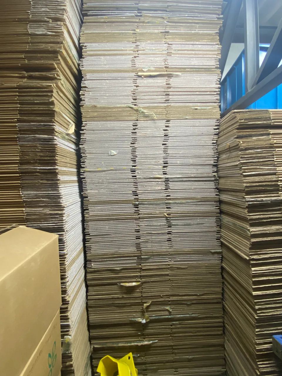 Caixa papelão Grande Muito reforçada 38x59x37 Altura 