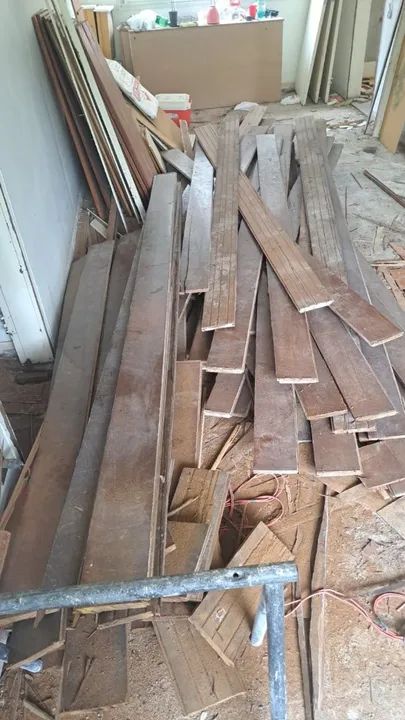 120 metros de assoalhos 