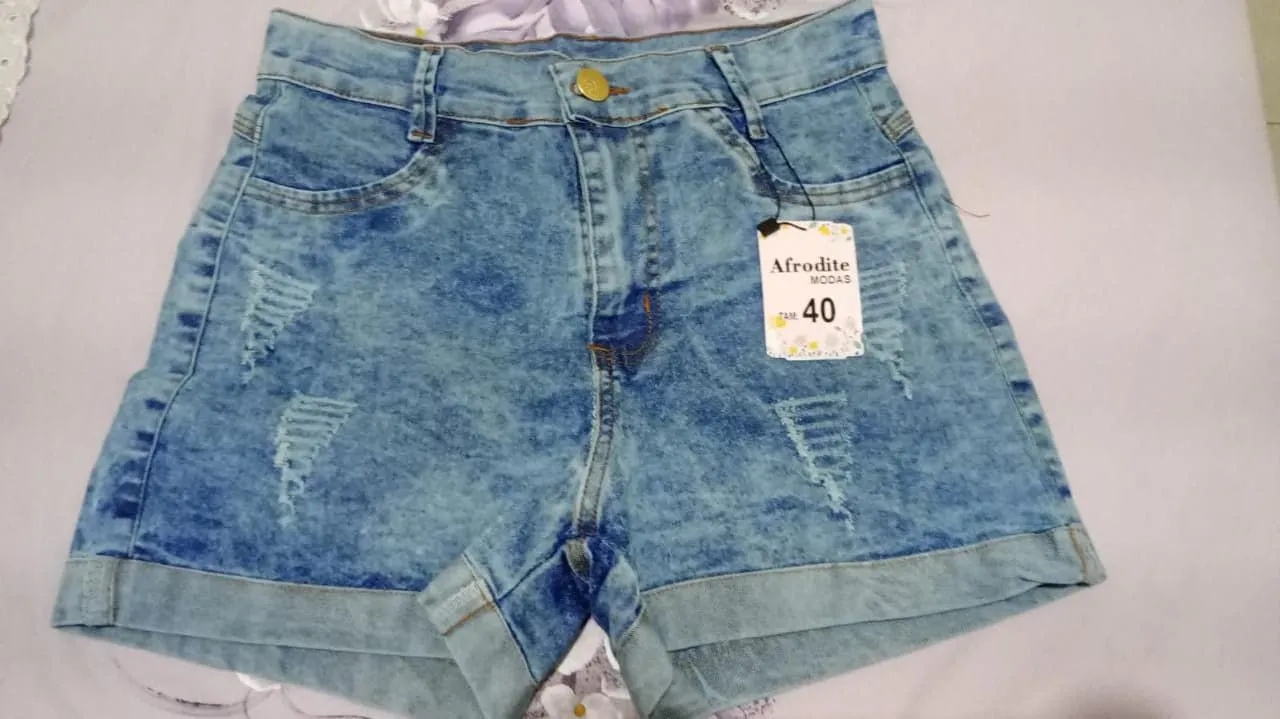 Shorts Jeans Feminino tamanho 40
