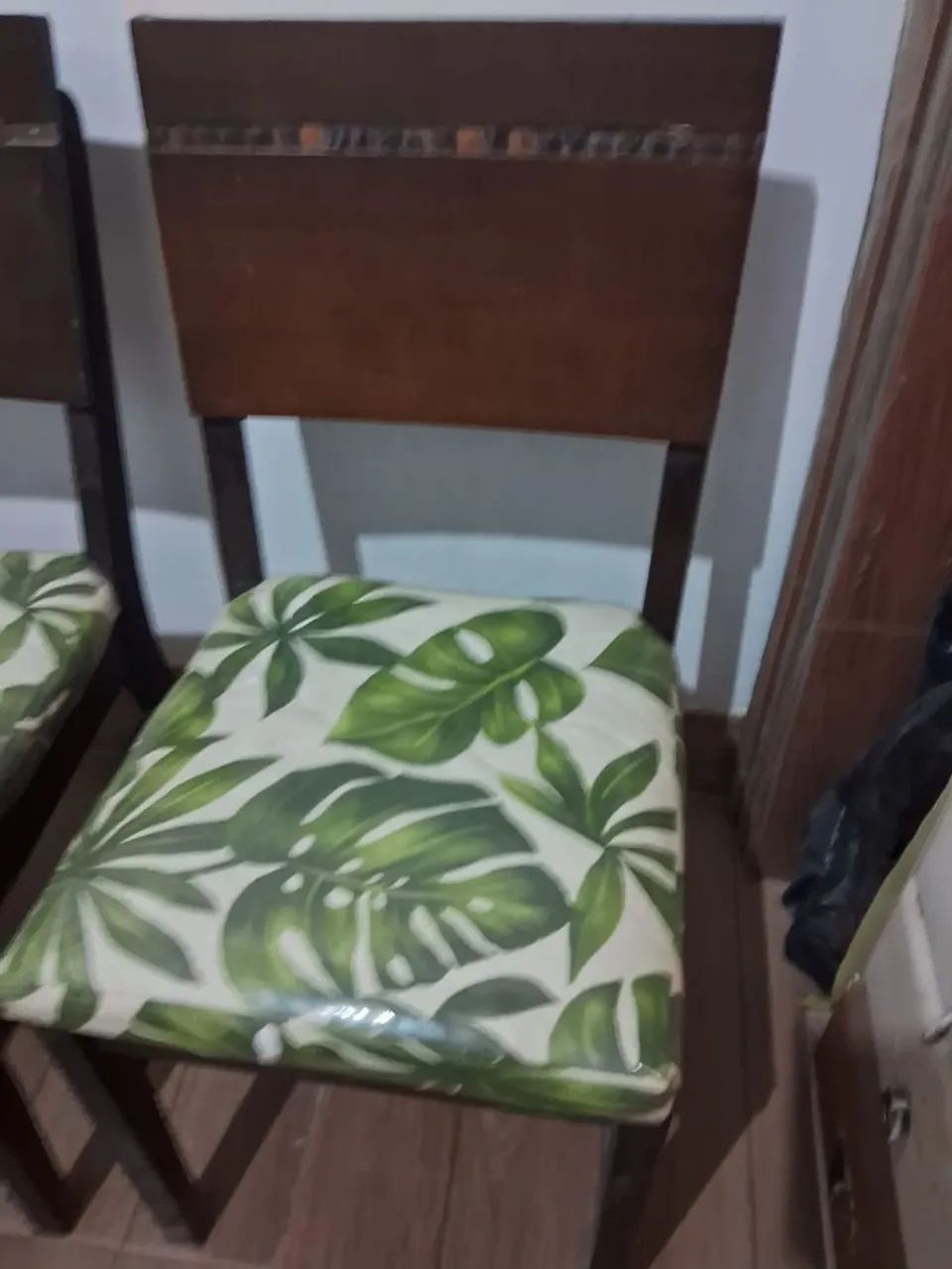 Conjunto de Cadeiras  com estofado