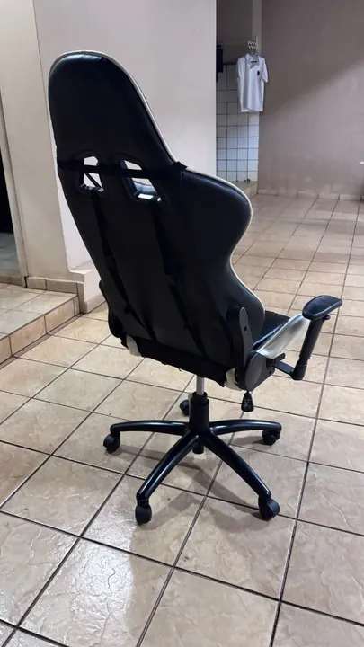 Cadeira Gamer com Rodas - Conforto e Estilo