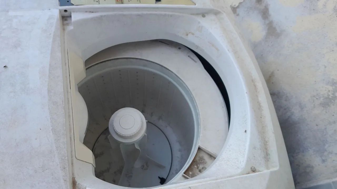 Máquina de Lavar Roupa - Seminová