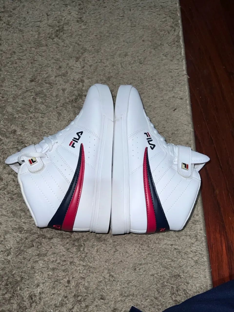 Tênis Fila Original Branco vermelho e azul, nunca utilizado - Foto 3