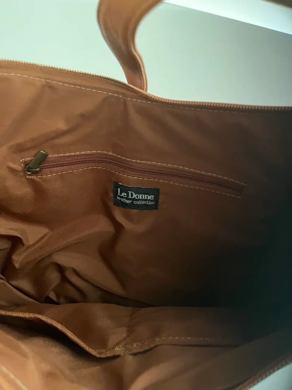 Vendo Bolsa de Couro importada  - Foto 4