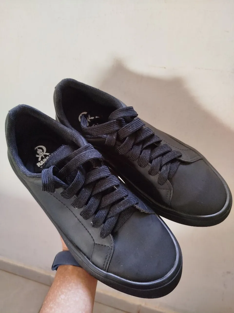 Tênis Rainha Preto Casual - Conforto e Estilo!