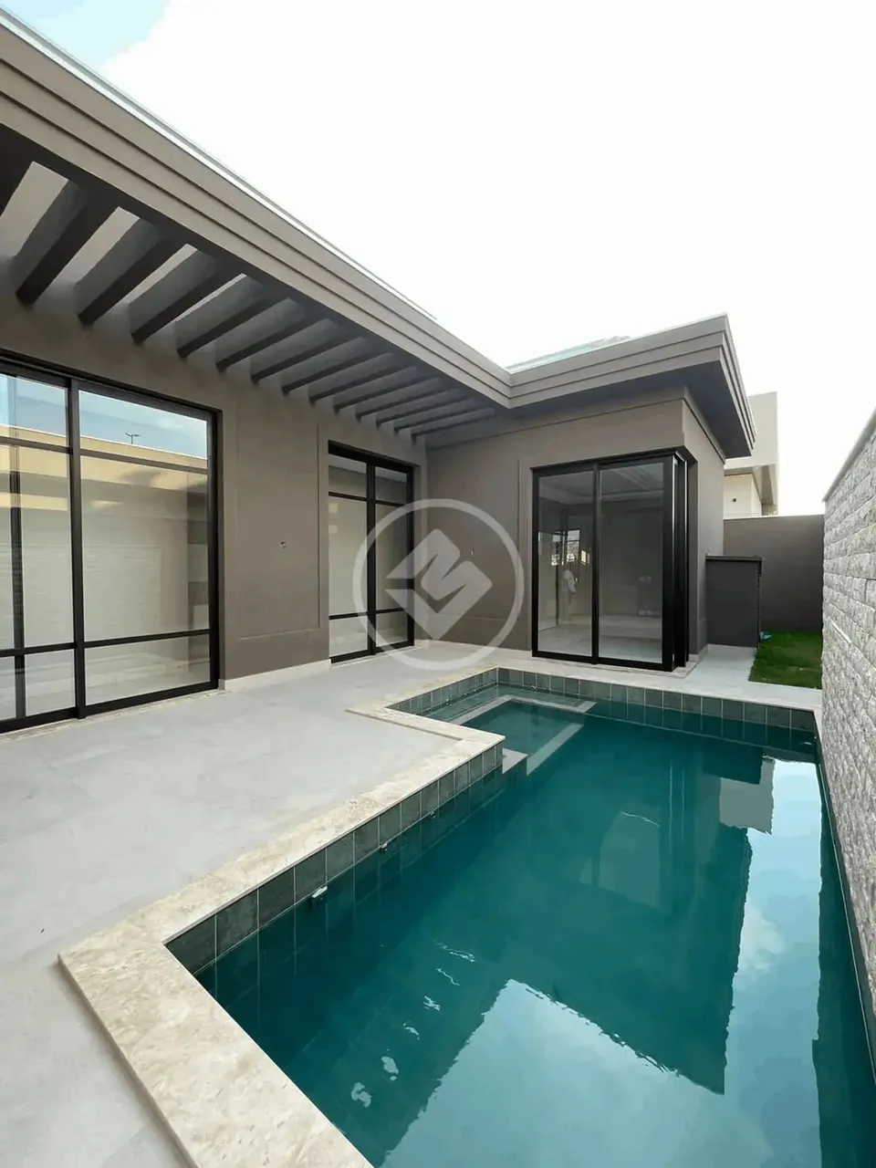 Vendo linda casa térrea no condomínio Florais do Valle - R$3.300.000,00 codigo: 43196