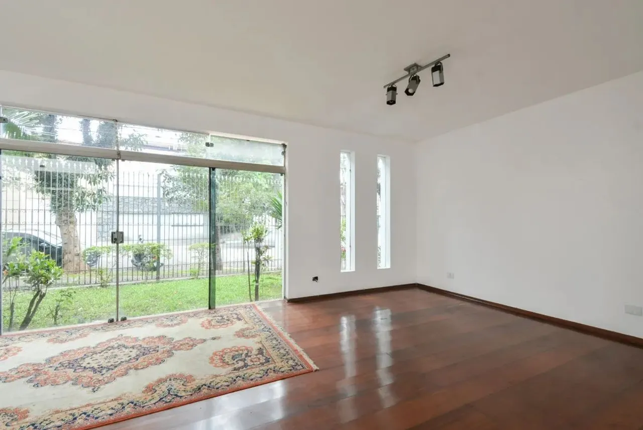 Sobrado para venda em Planalto Paulista com 4 quartos, sendo 2 suítes, 331m²