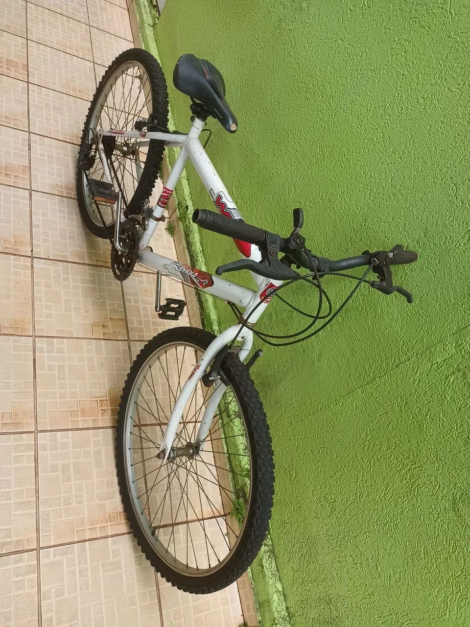 Vendo Bicicleta 10 marchas R$ 100,00 - Foto 3