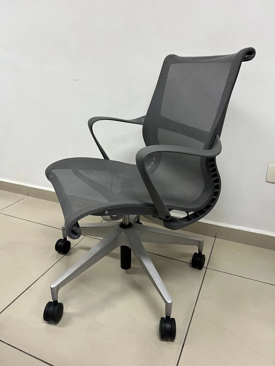 Cadeira Herman Miller Setu Grafite (Várias unidades) - Foto 5