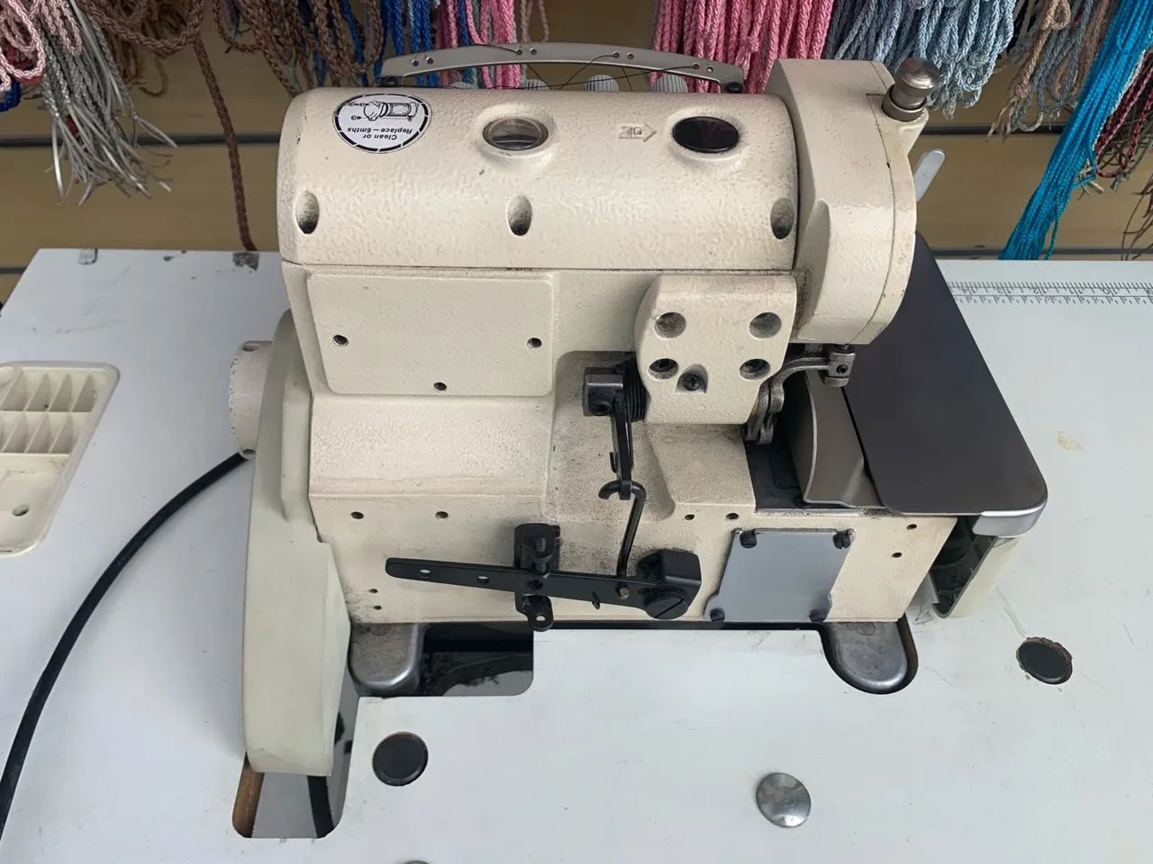 Máquina de costura overlock Hikari 6814 - Foto 2