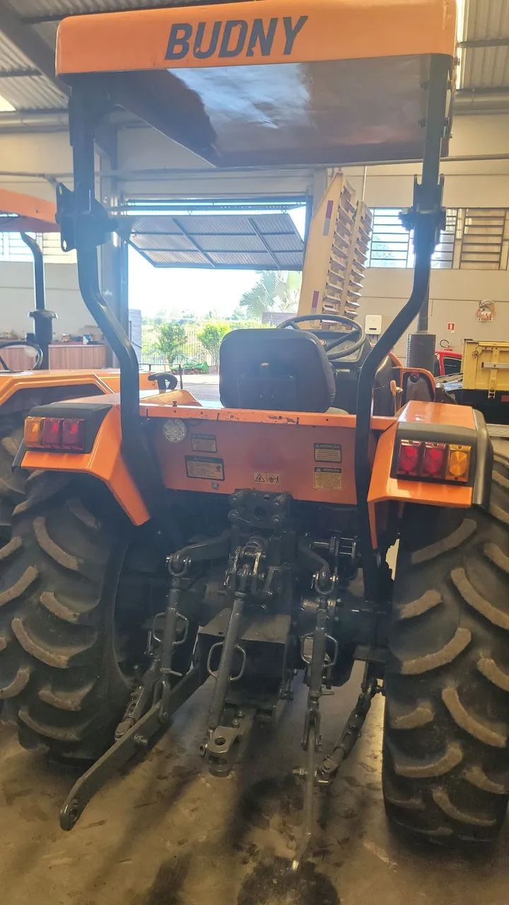 Trator Budny BDY-5040 com reversor de marchas  - Foto 3