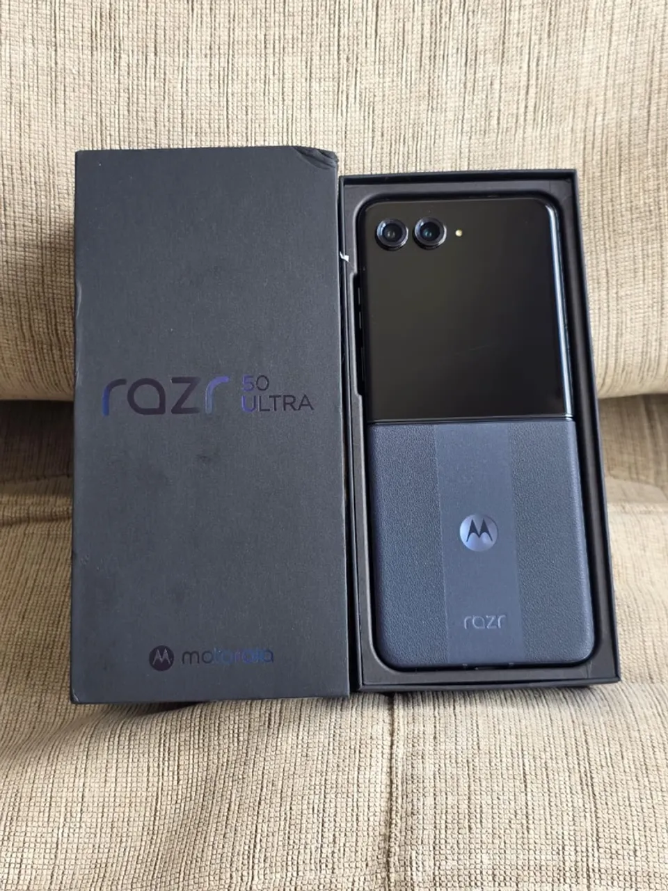 RAZR 50 ULTA 512GB 12RAM GARANTIA ATÉ MAIO 2026