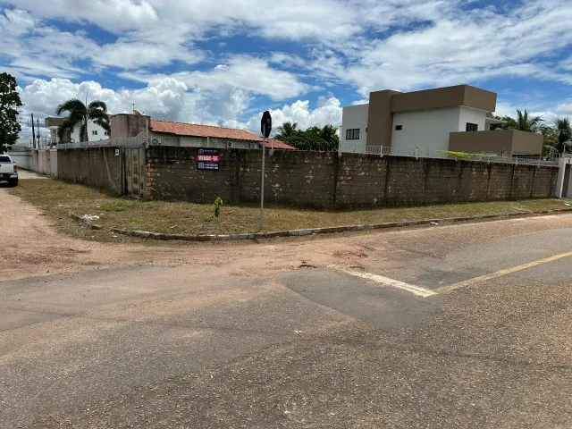 Vende-se Terreno de Esquina com 600m² no Paraviana