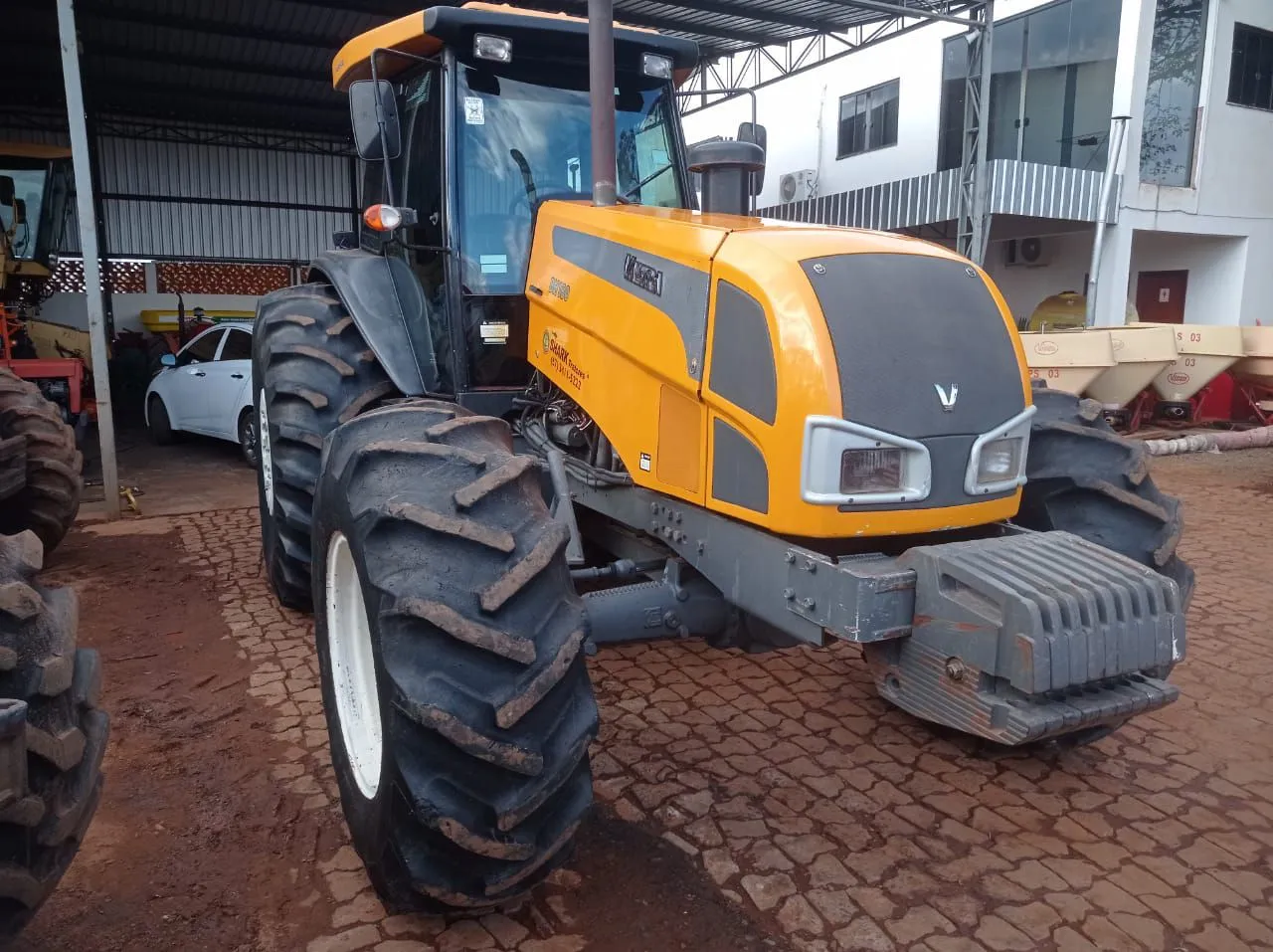 Trator Valtra bh180
