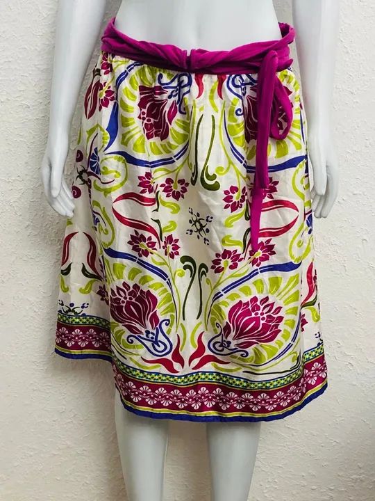 saia zara trf tamanho m estampada ótimo estado - Foto 3