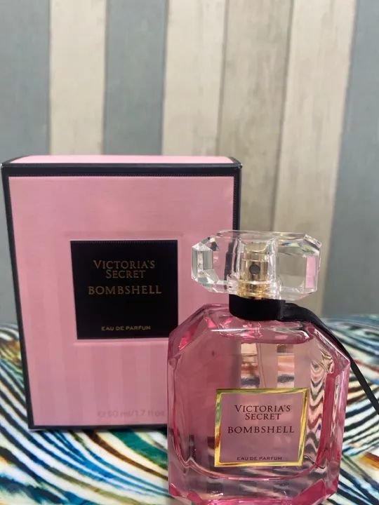 Victorias Secret bombshell