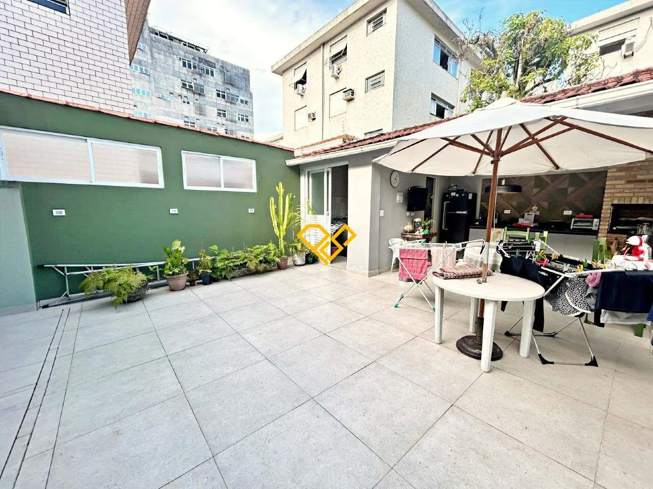 Casa 3 Quartos a Venda em Santos - Sp