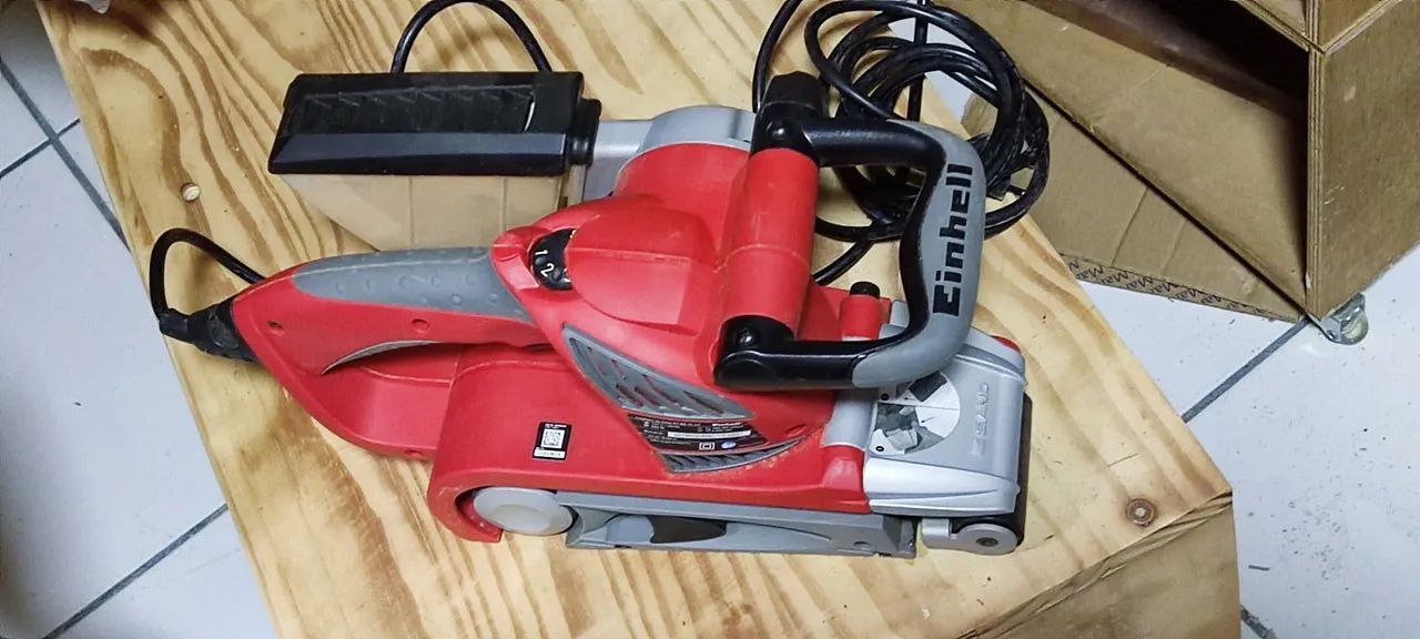 Lixadeira de cinta Einhell 