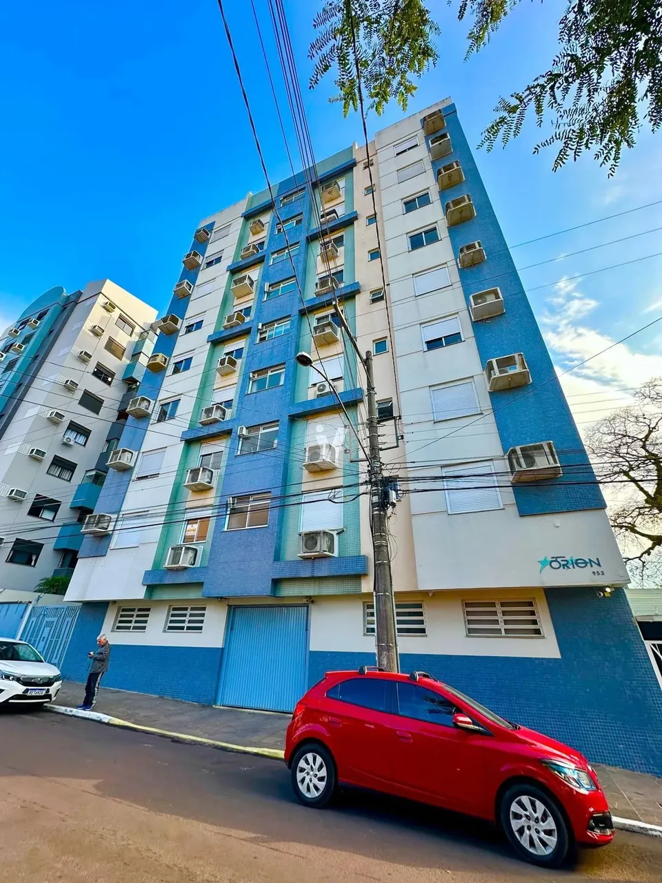 Apartamento central semi mobiliado