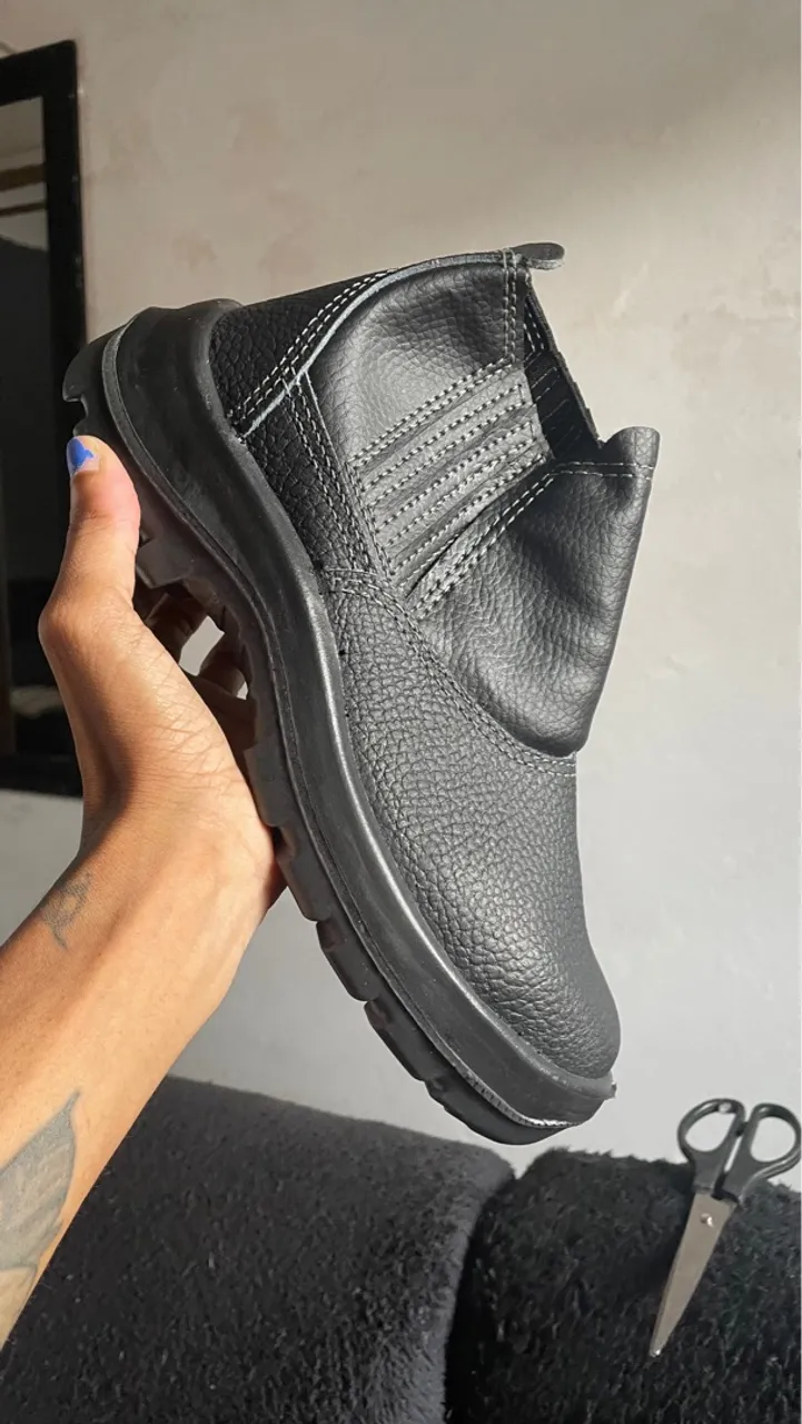 Bota bico de aço