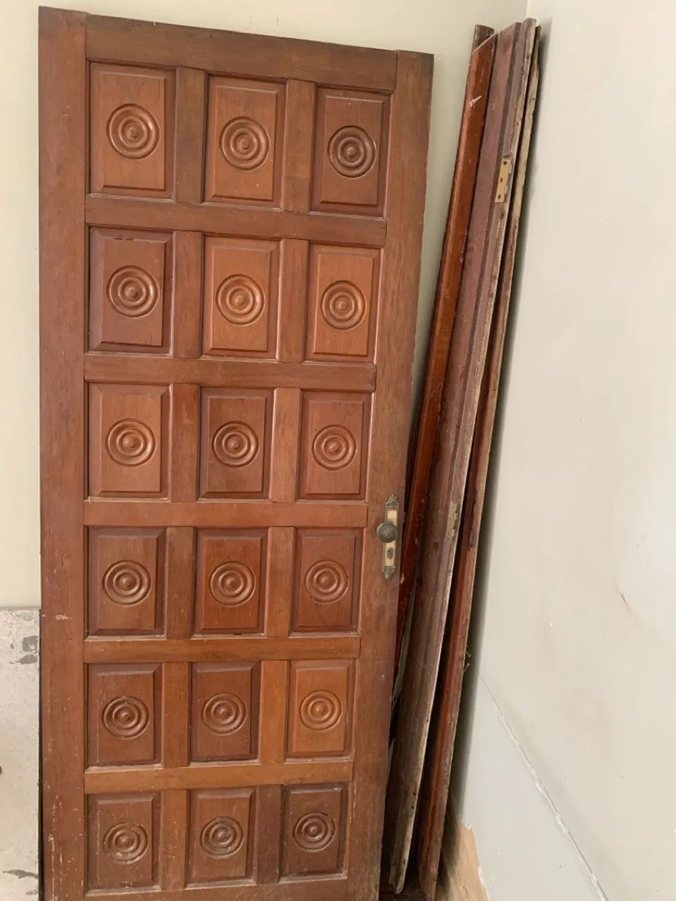 Porta de Madeira Maciça com Caixonete e Fechadura 64522272984321123