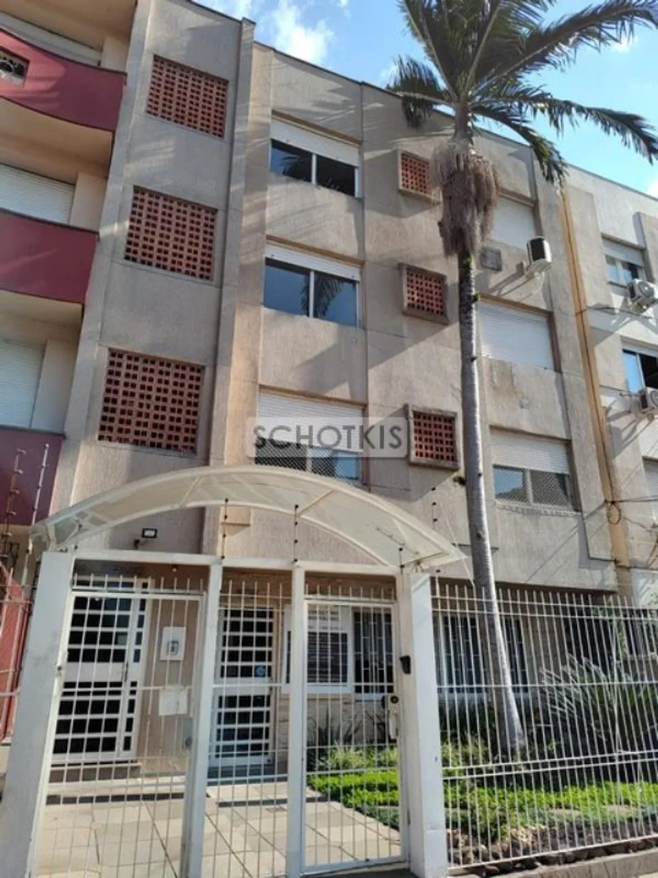 IMOBILIÁRIA SCHOTKIS ALUGA APARTAMENTO JK NA FELIPE CAMARÃO, 1º ANDAR, LATERAL, SEM ELEVAD