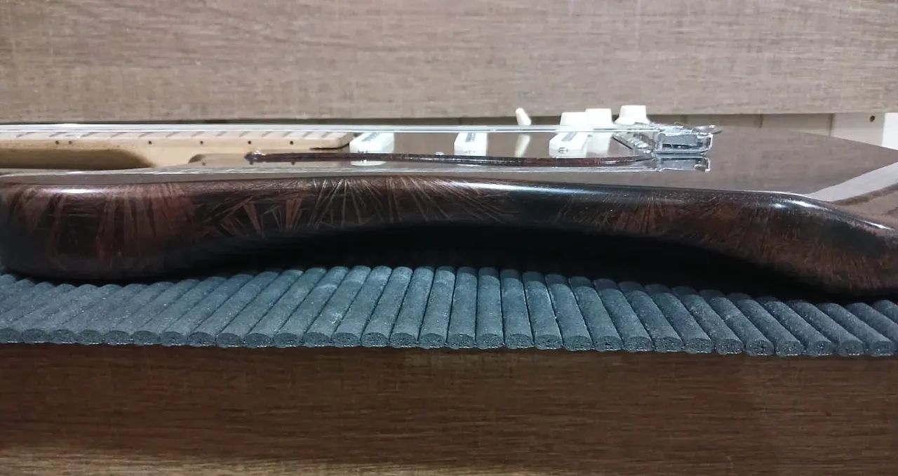 Guitarra Strato Behringer. Muito nova! - Foto 4