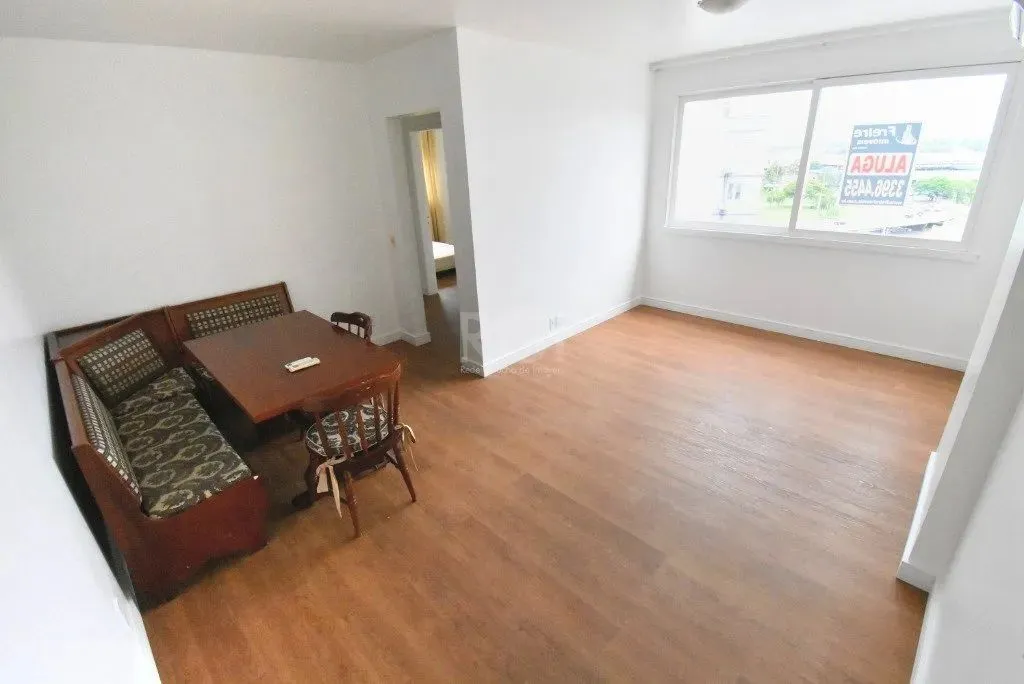 Apartamento 2 dormitórios, 2 banheiros e 1 vaga coberta com 70 m² privativos, semi mobilia
