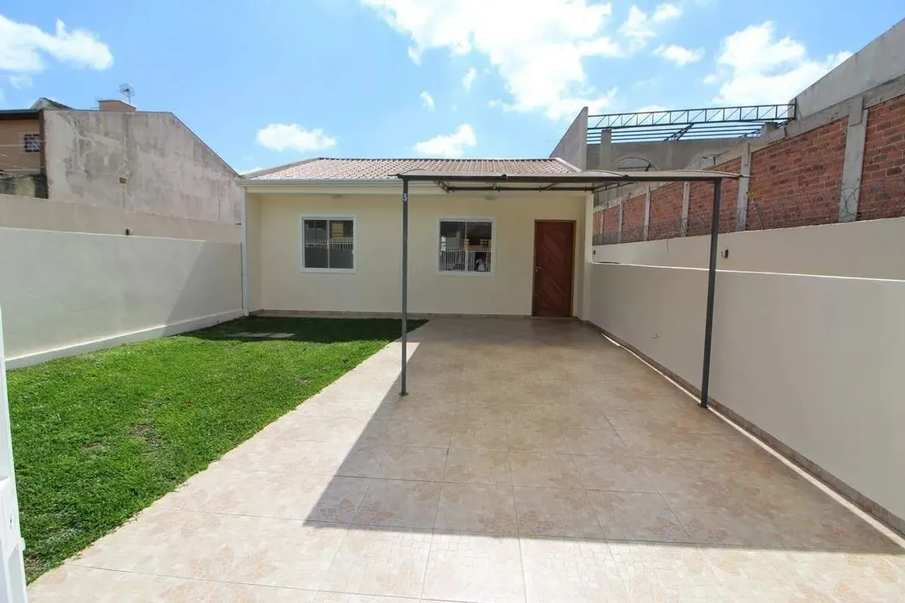 Casa com 60m² 2 quartos, para aluguel, no bairro Uberaba em Curitiba