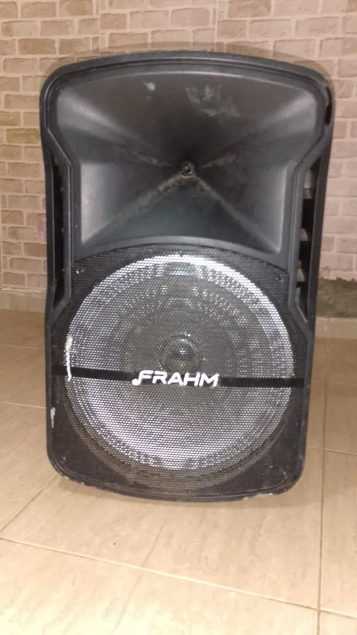 Caixa de som com bluetooth R$: 400